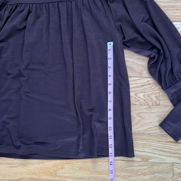 🛍Ann Taylor Top🛍 - Picture 2 of 6